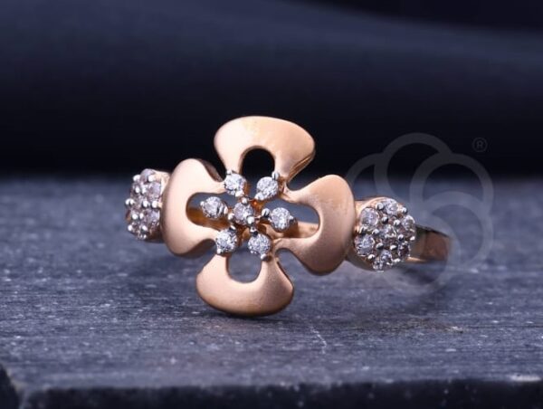Graceful 18K Rose Gold Ring For Women's