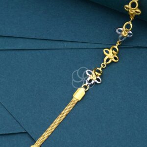 Eye-Catching 18K Gold Bracelet for Women