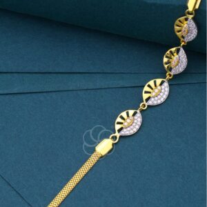 Everyday Wear Bracelet in 18K Gold For Women's