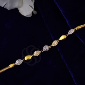 Romantic Heart Design Bracelet in 18K Gold