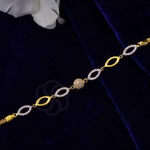 Stylish 18K Rose Gold Charm Bracelet For Women's