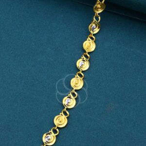 Feminine & Trendy 18K Gold Bracelet for Women