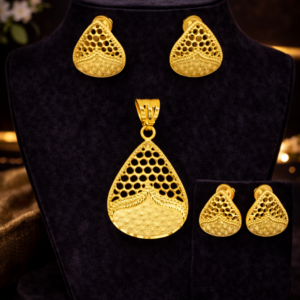Teardrop Cutwork Gold Pendant Set