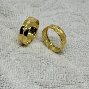 The Luminous Quatrefoil Band